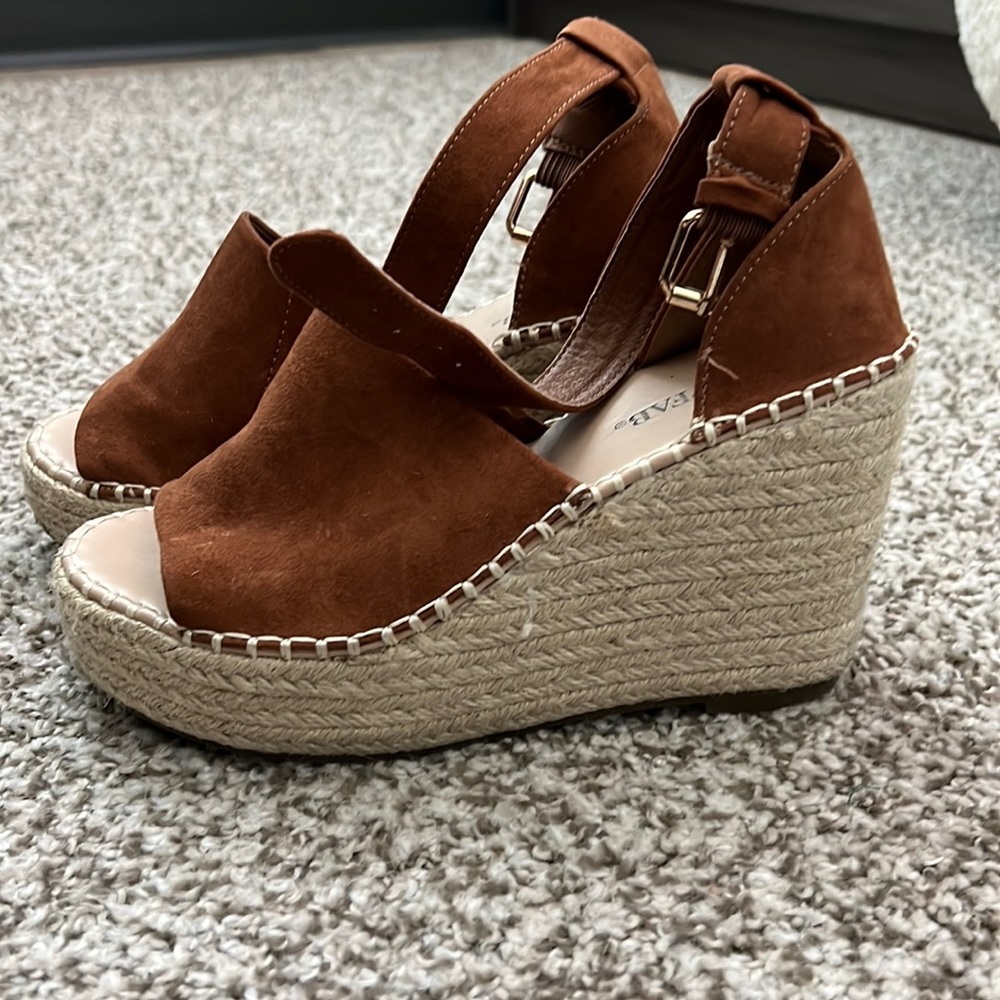 Brown Wedges